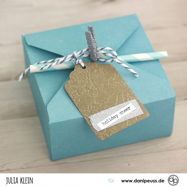 http://danipeuss.blogspot.com/2016/12/geschenke-verpacken-ohne-kleben-gift-wrmk-gift-box-punch-board.html