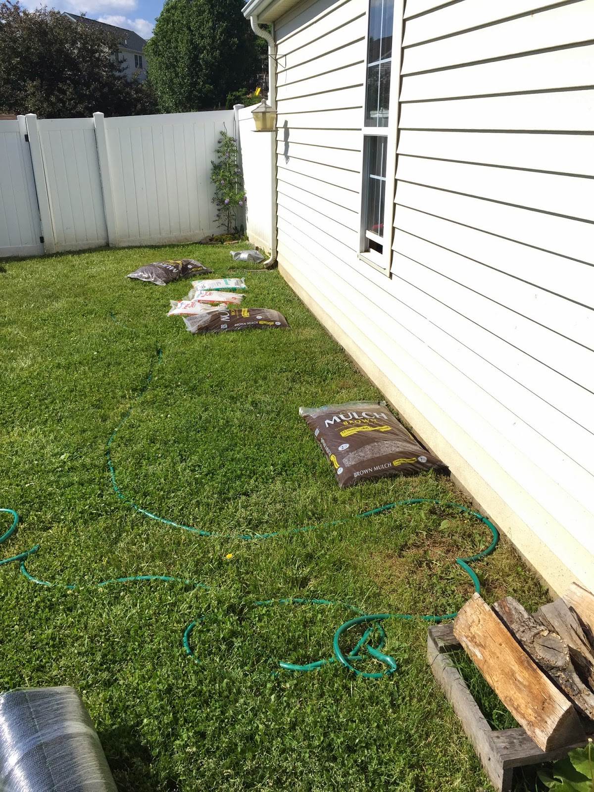 Little Bit Funky: How to make a backyard putting green ...