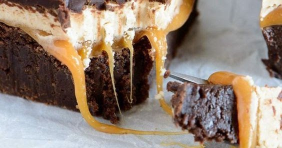 Snickers Brownies - Food Favorie
