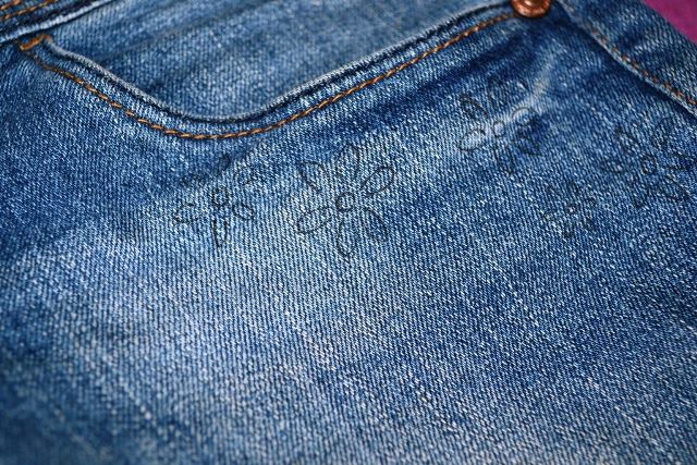 Hướng dẫn thêu hoa trên quần jean - Hình 1