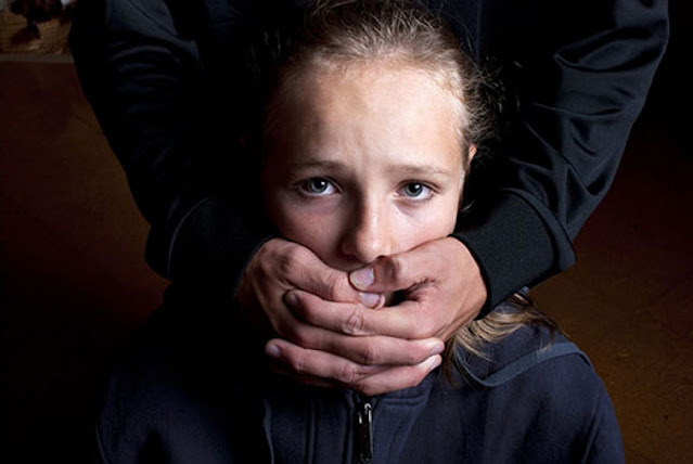 В Свердловской области полицейский с другом изнасиловали 12-летнюю девочку