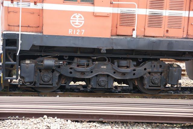 Blair's 鐵道攝影: R100型柴電機車 / TRA R100 Type Diesel-electric Locomotive