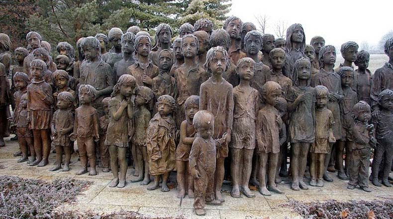 Los Niños de Lidice: Monumento que recuerda una horrible masacre de la Segunda  Guerra Mundial - RUTA 33