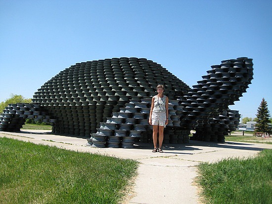 Relaxshacks.com: House Built from Tires Part Two- (and TEN other