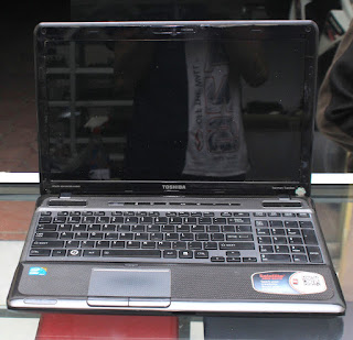 Laptop Toshiba Satellite A665 Core i3 di Malang