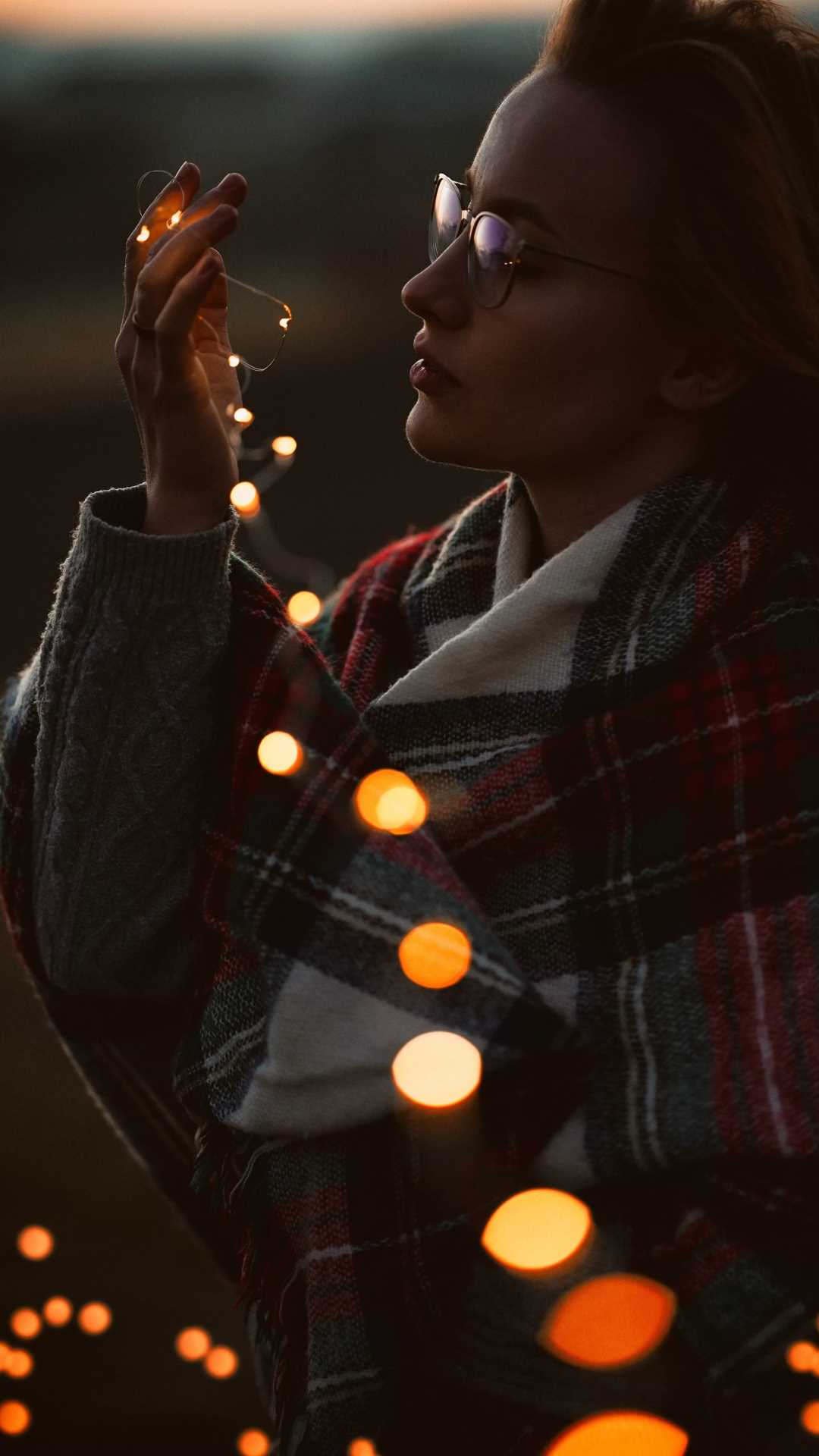 Girl Wallpapers for iPhone