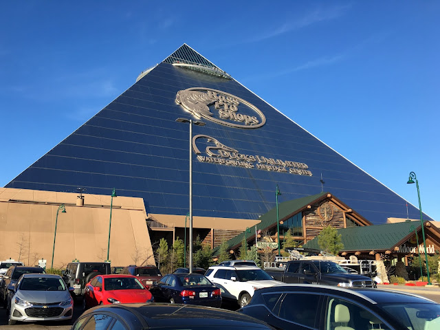The Stephen Clan: Bass Pro Shops at the Pyramid