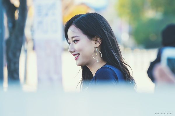 카메라가 미모를 다 담지 못한다는 실물갑 여돌.jpgif | 인스티즈