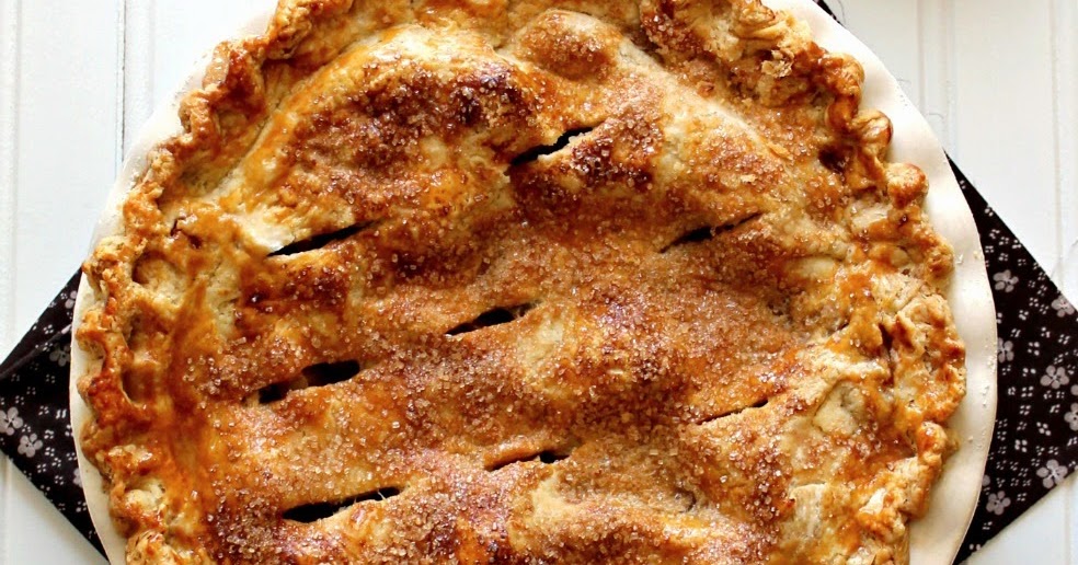 Chocolate & Chillies Classic Cinnamon Apple Pie with Crisco® No Fail
