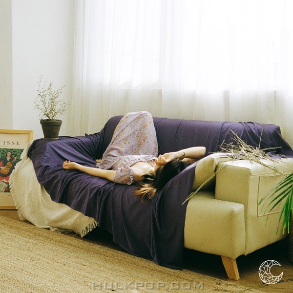 LOWA – Violet – Single