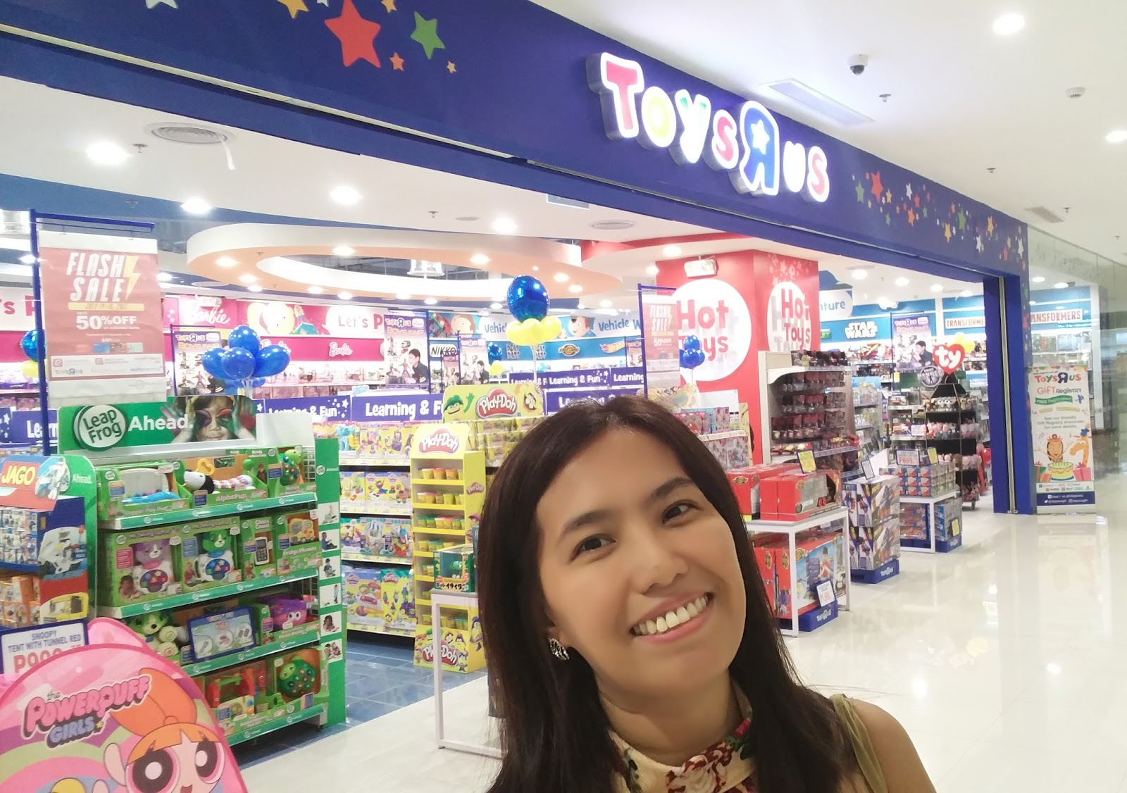 Toys "R" Us expands their 33rd store in the South Passions of a SAHM