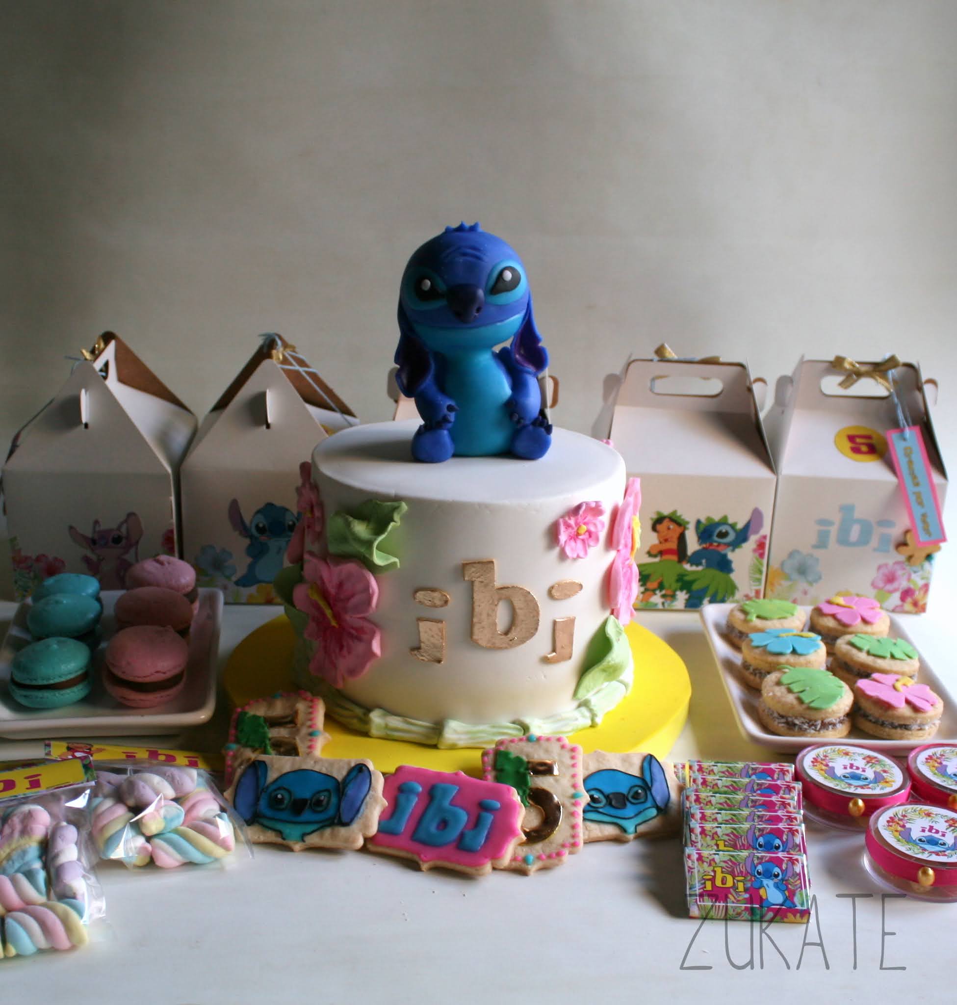 Mesa dulce cumple 1 año 👶🏻💙  Decoracion para primer añito, Mesas de  cumpleaños infantiles, Mesa de dulces bautizo