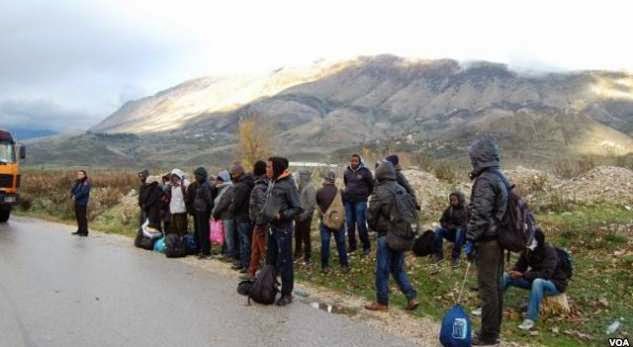 42 μετανάστες απο τη Συρία  ,ανάμεσά  γυναίκες και παιδιά, συνελήφθησαν στα ελληνολβανικά σύνορα