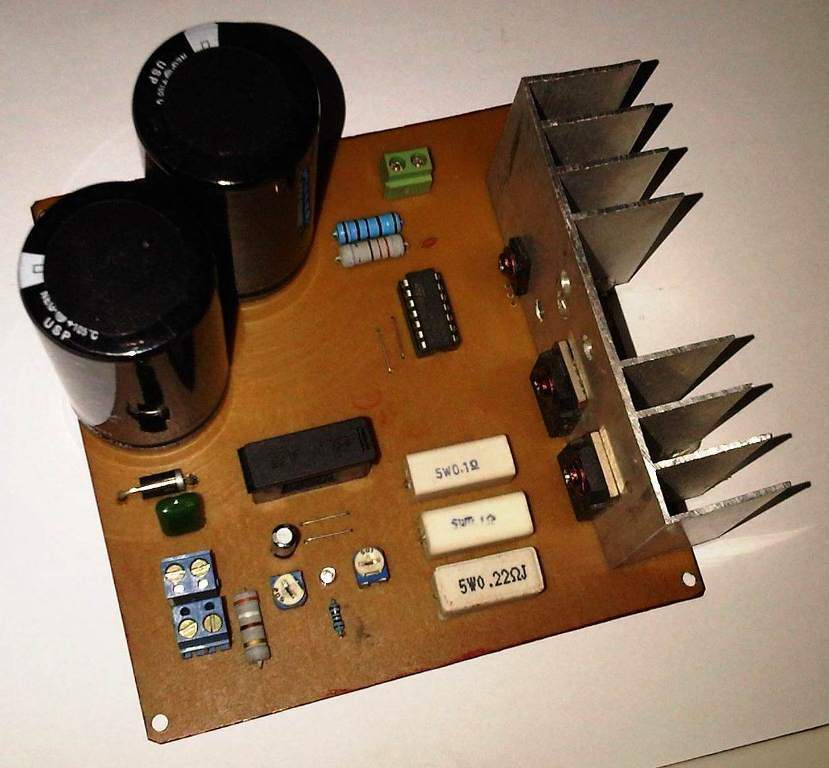 BELVA: DC Adjustable Voltage-Current Regulator