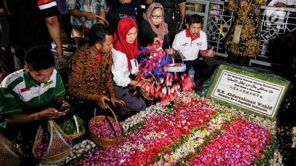 Rachland PD Bilang Makam Gus Dur Dibangun Negara, Alissa Wahid Meradang