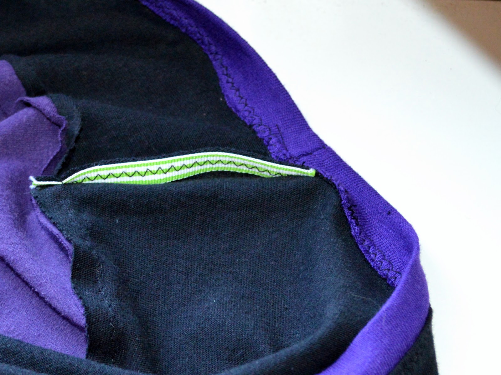 I've learned to sew jersey on a regular sewing machine!