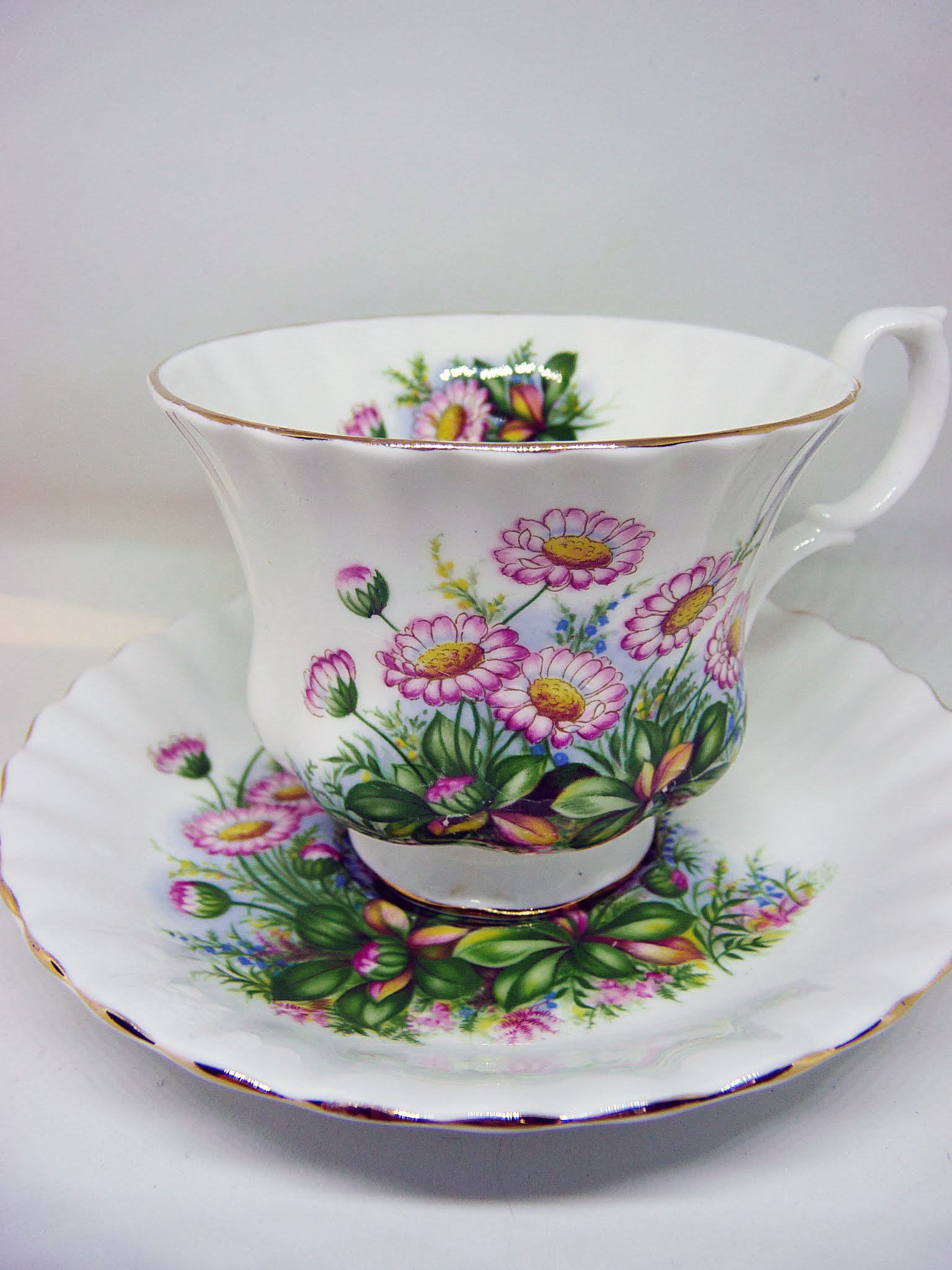 Richmond Bone China filiżanka i spodek wzór stokrotki zdjęcia