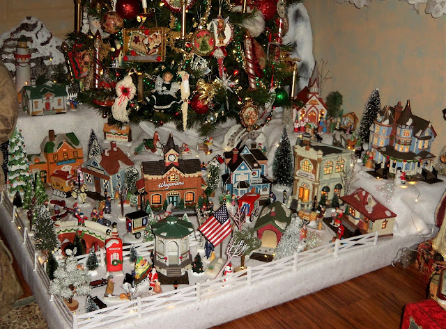 DIY Gnome Ornaments & Christmas Tree 