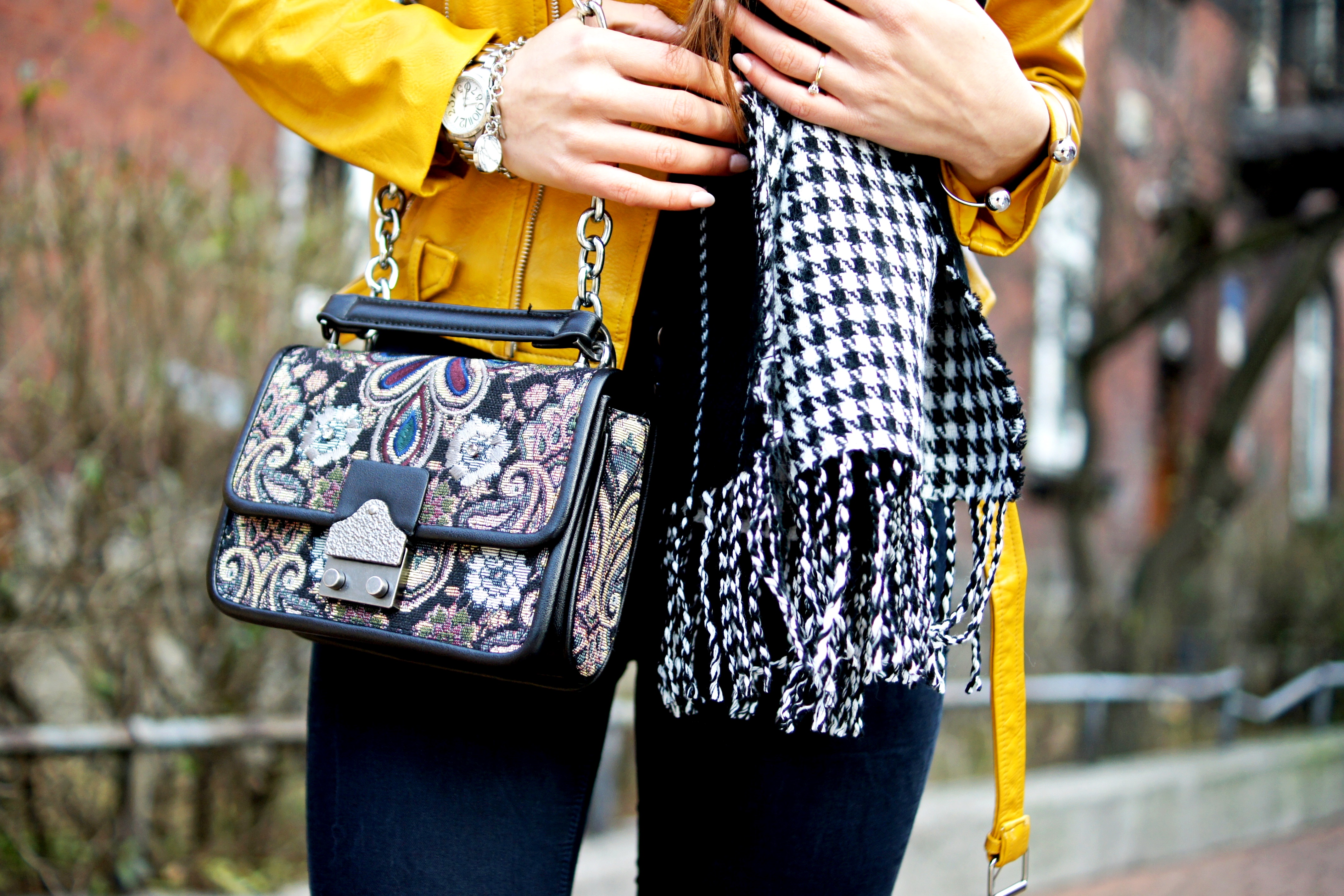 06/12/2016 YELLOW BIKER JACKET - ZAFUL