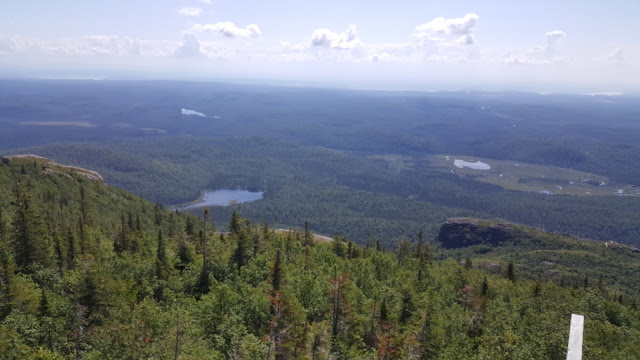 Vue à partir du sommet du Pic du Grand Corbeau