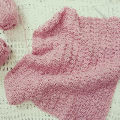 ByHaafner, crochet, scarf, powder pink, crocheted shell stitch