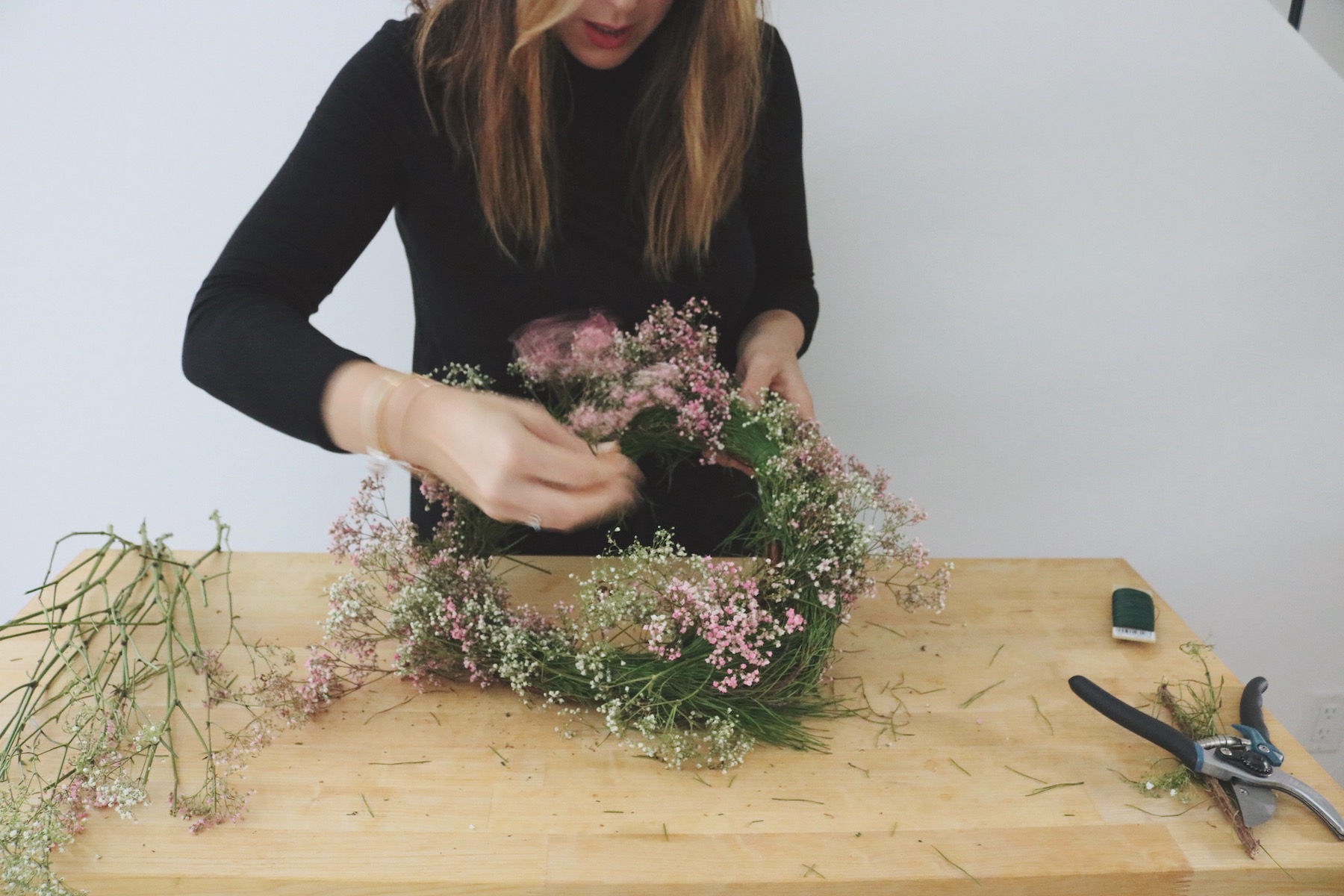 Easy winter wreath DIY