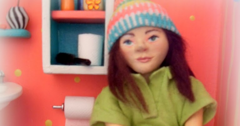 Patricia Cruzat Rojas: Baño Pop con Miniaturas y con Ella sentada en WC