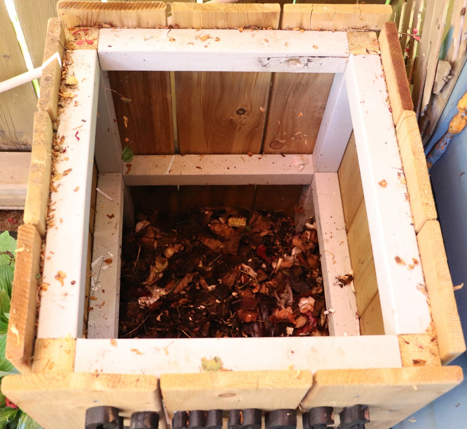 Create With Mom How to build a simple, inexpensive wooden compost bin