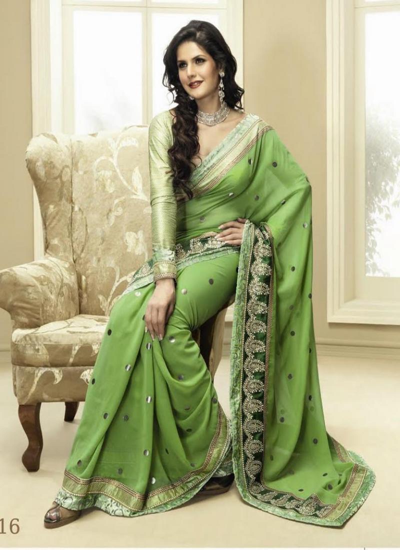 zarine khan looking hot in saree | Best Indian Alert
