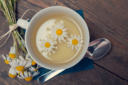 Faites votre propre shampooing naturel pour bébé. Shampoing sans larmes!