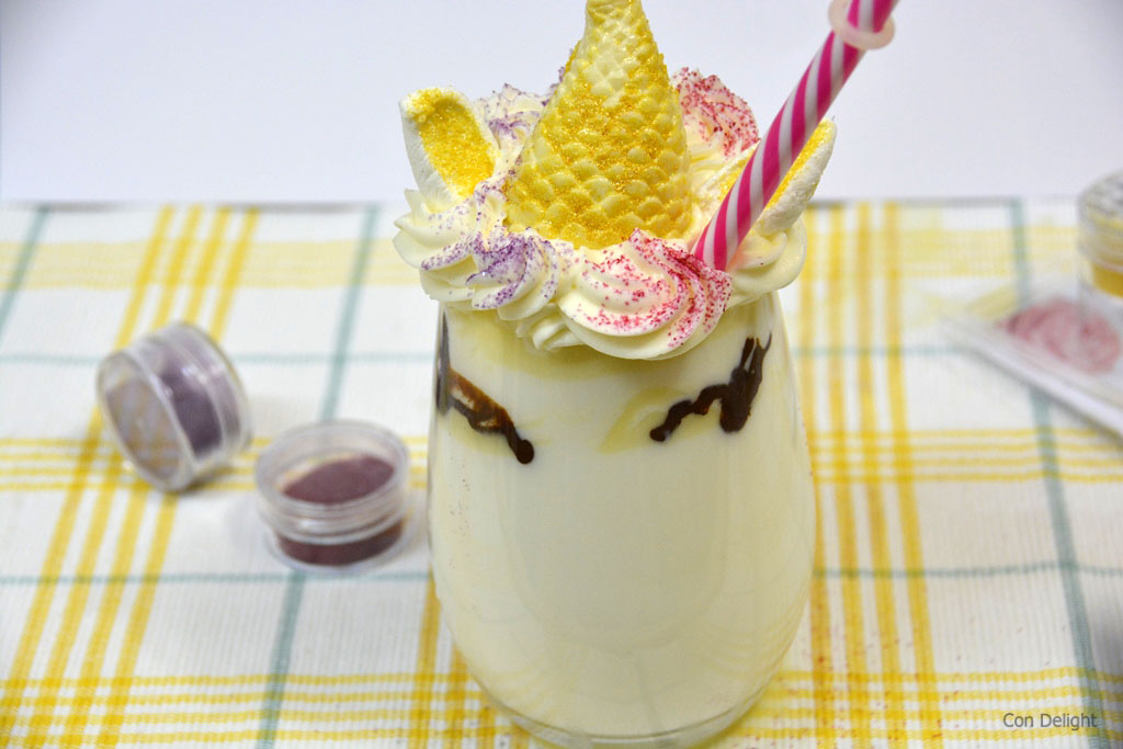 Con DeLight עם תענוג אוכל, טיולים ועוד White chocolate Unicorn drink