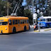 [ΕΛΛΑΔΑ]Αθήνα:Εικόνες άλλης εποχής...Λεωφορείο και τρόλεϊ από τα sixties ενθουσίασαν τους περαστικούς