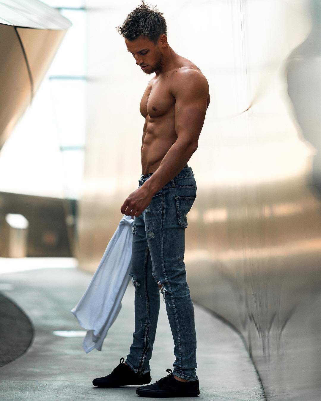 sexy-guys-jeans-shirtless-fit-body-muscle-pecs-abs