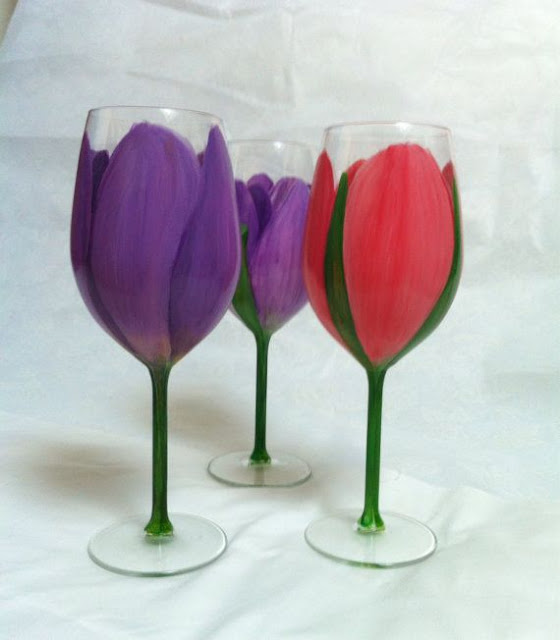 Tulip flower Hand Painted Wine Glasses