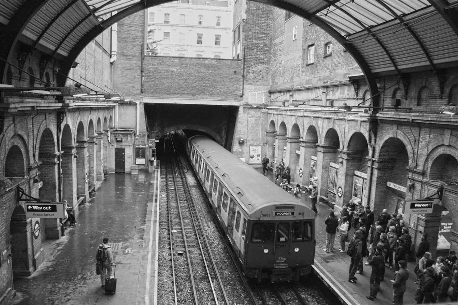 Первая в мире в лондоне. Лондонский метрополитен 1863. Метро в Лондоне 1863. Лондонское метро 1863 год. Лондонский метрополитен 1890.