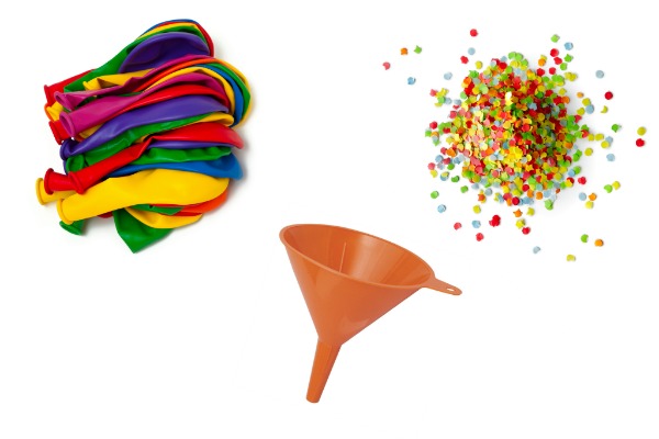 DIY CONFETTI BALLOONS: So fun for kids! Great for new years, birthday parties, and more! #confettiballoons #newyearsevecraftsforkids #partyideasforkids