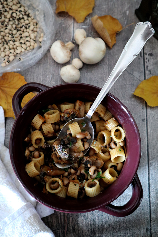 Pasta, fagioli con l’occhio e funghi Ricetta ed ingredienti dei Foodblogger italiani