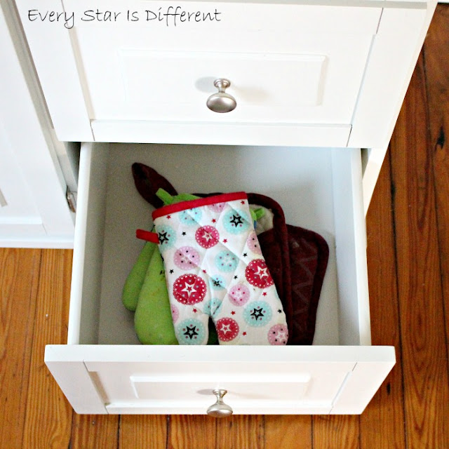 A Minimalist Montessori Kitchen: Child Sized Oven Mits