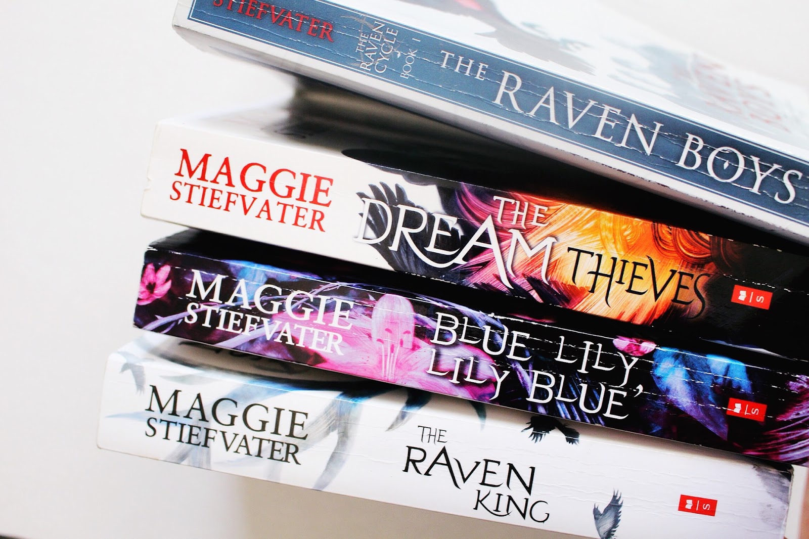 Hello, Steph Why I Loved Reading The Raven Cycle Series!