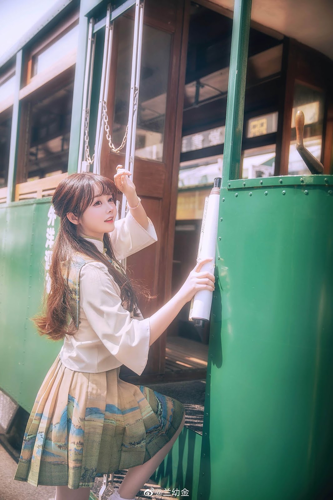 Chinese Cute Model - Cute Passenger - TruePic.net