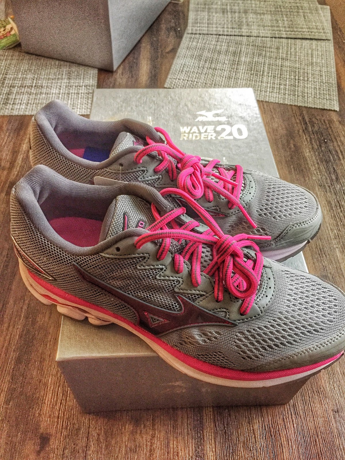 mizuno wave rider 18 2016