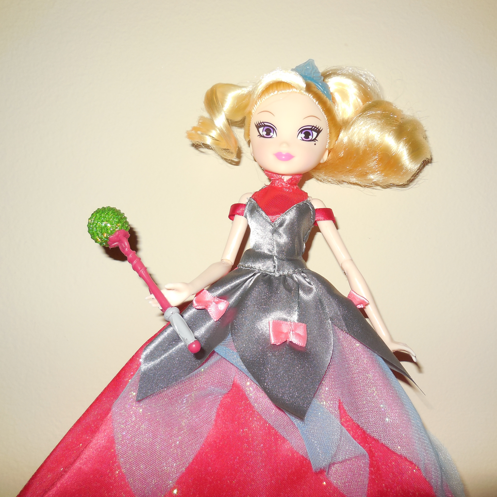 Veni Vidi Dolli REVIEW Regal Academy Rose & Travis and Regal Vicky