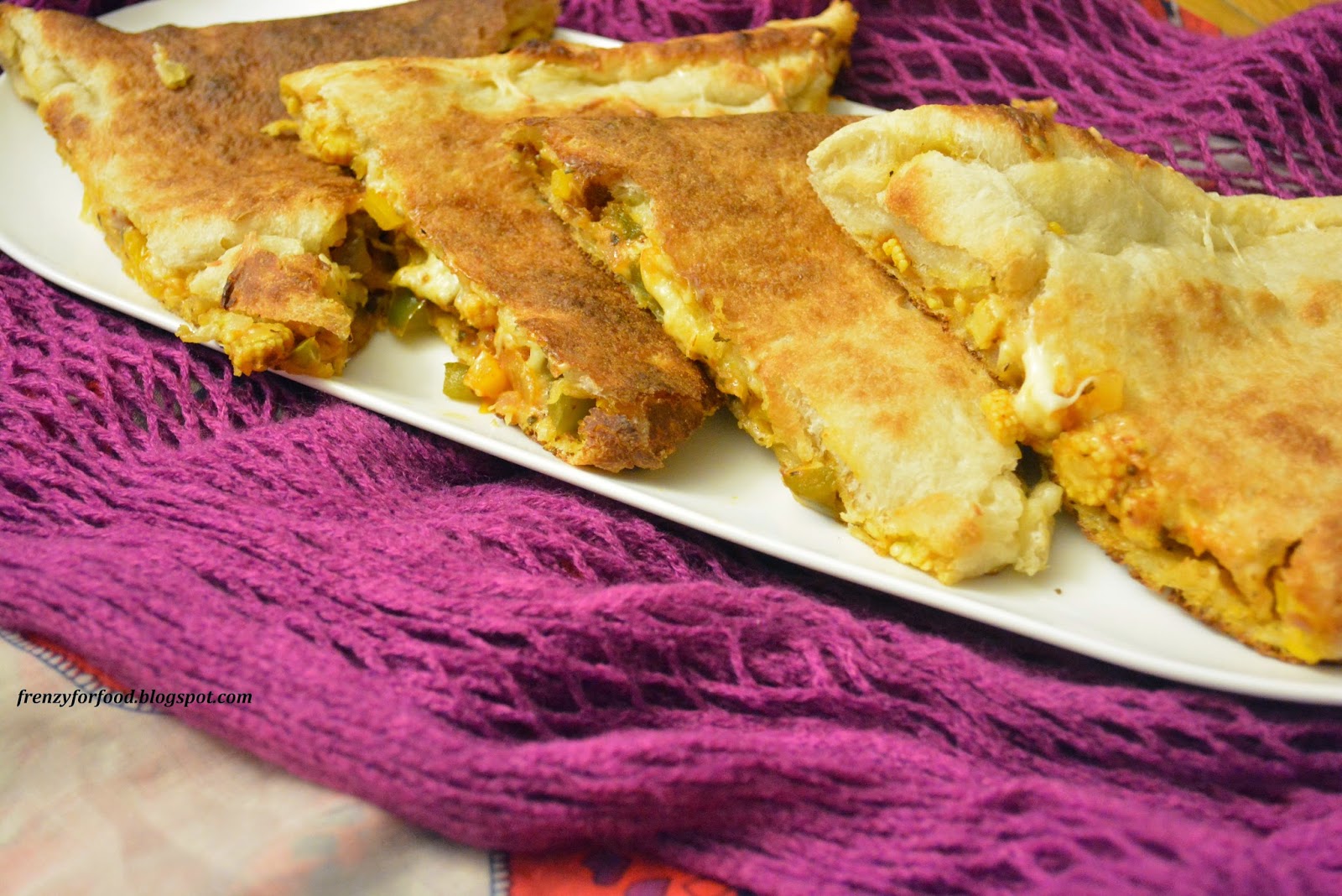 Food Frenzy....!!: Stuffed Pizza Triangles!!