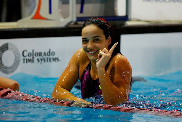 Jhennifer Conceição é ouro na Copa do Mundo de natação