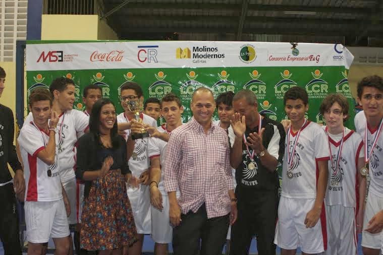 Saint Nicolas Eagle y Saint John Wolves, campeones Torneo Fútsal Liga Colegial Romanense.