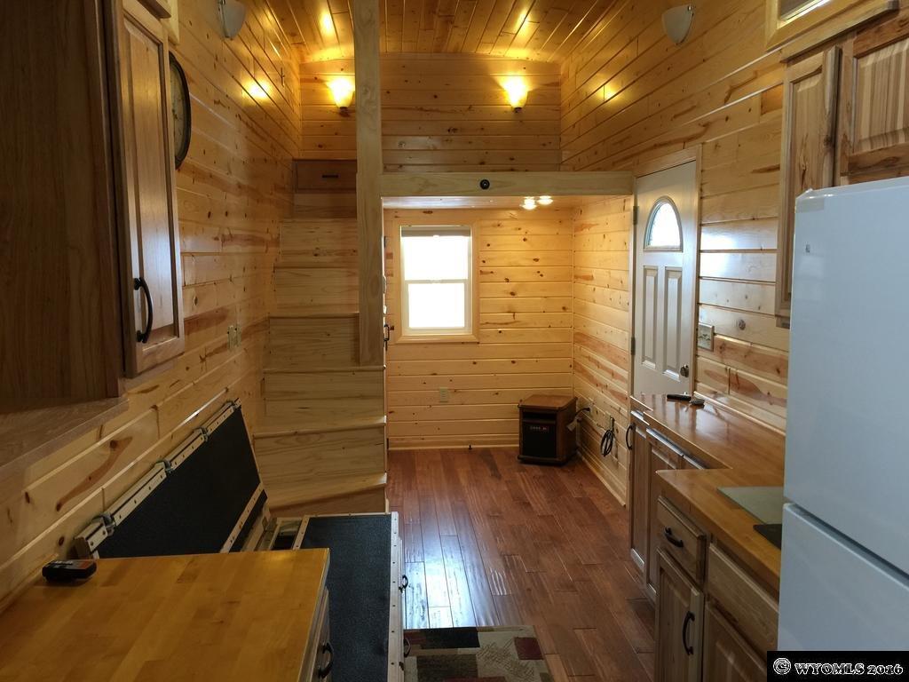 TINY HOUSE TOWN Casper Tiny House (208 Sq Ft)