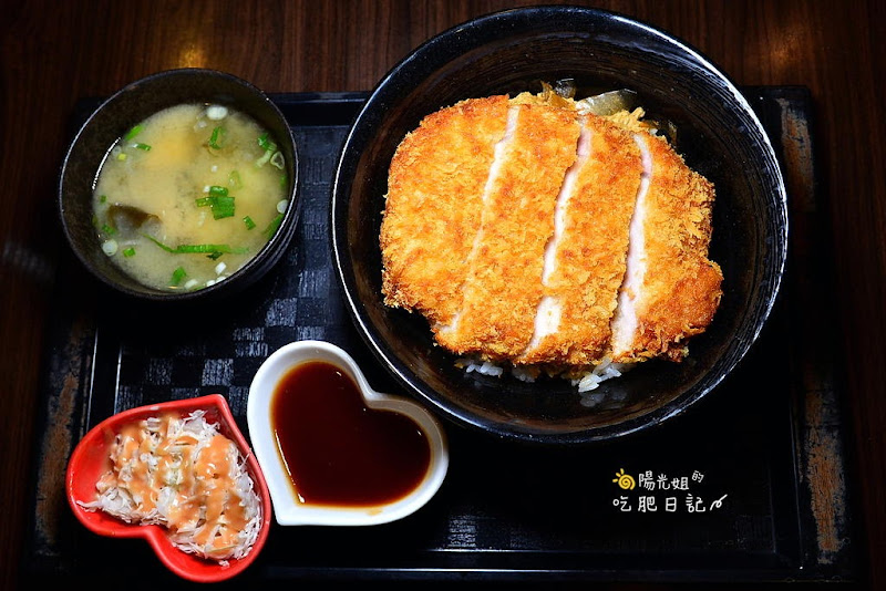 新丼,日式豬排飯,丼飯,當代藝術館附近好吃,長安西路好吃餐廳