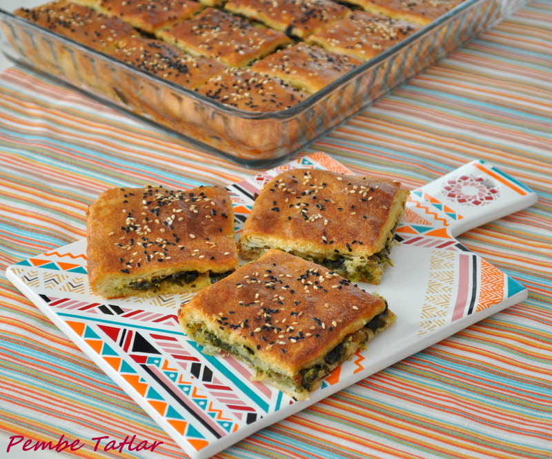 Pembe Tatlar Ispanaklı Tepsi Böreği (el açması)