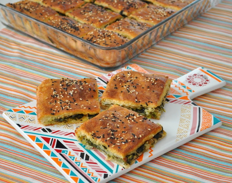 Pembe Tatlar Ispanaklı Tepsi Böreği (el açması)