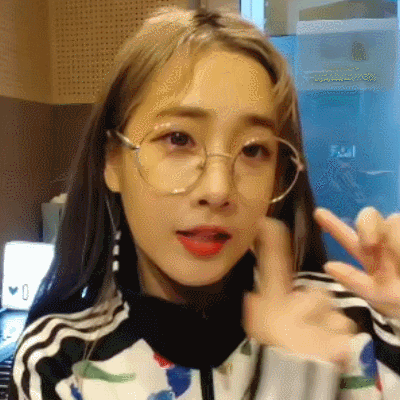 러블리즈 지애의 보이는 브이라디오 움짤